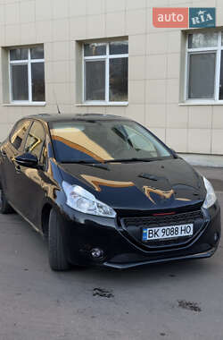 Хэтчбек Peugeot 208 2015 в Ровно