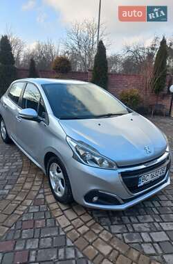 Хетчбек Peugeot 208 2015 в Стрию