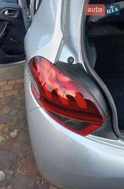 Хетчбек Peugeot 208 2015 в 