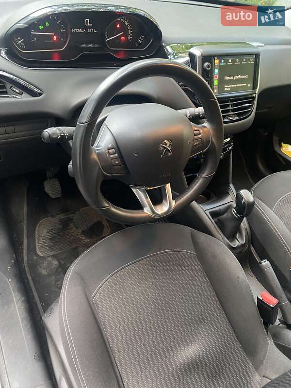 Хэтчбек Peugeot 208 2019 в Киеве