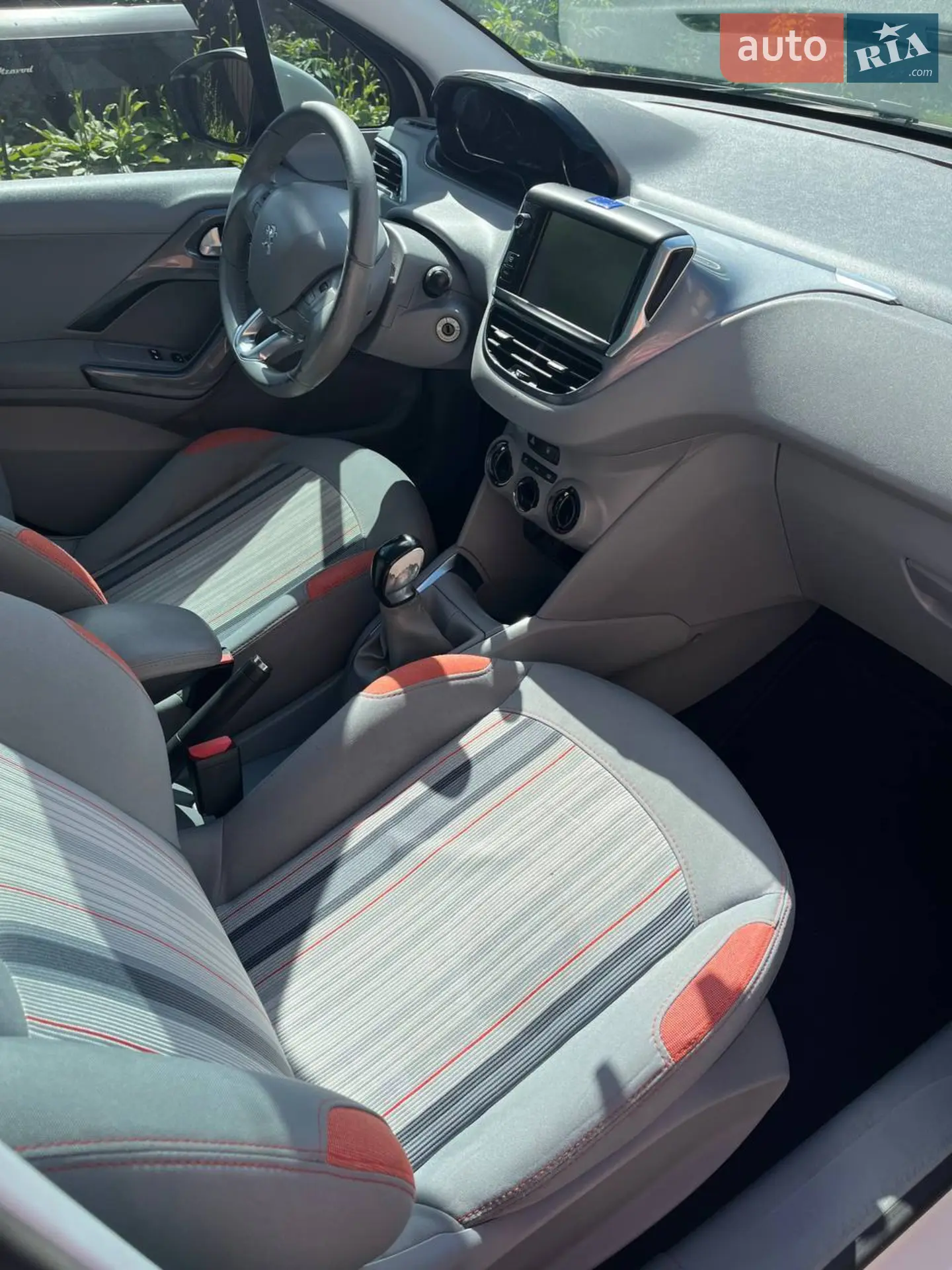 2013 Peugeot 208 - мініатюра 10