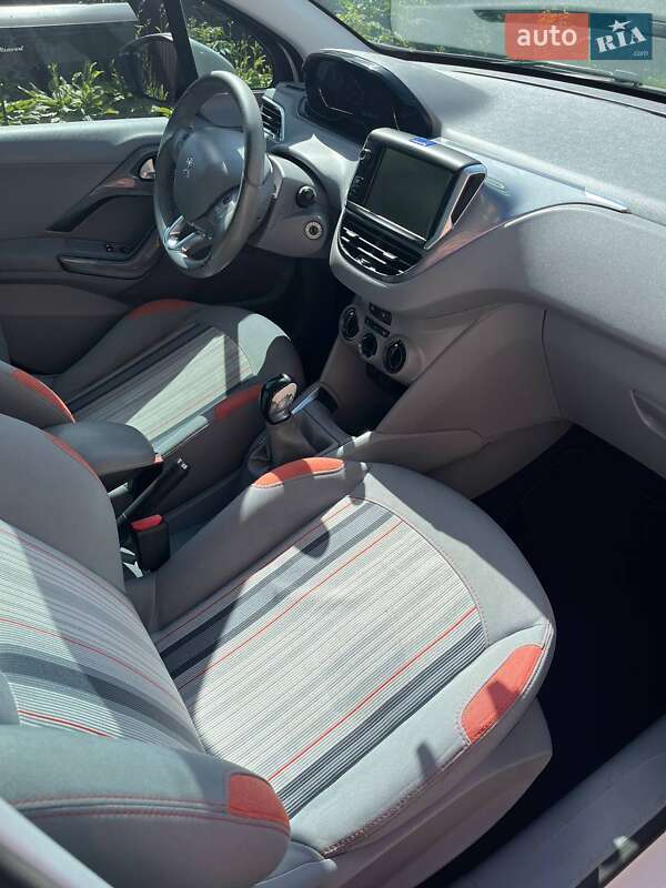Хетчбек Peugeot 208 2013 в Луцьку
