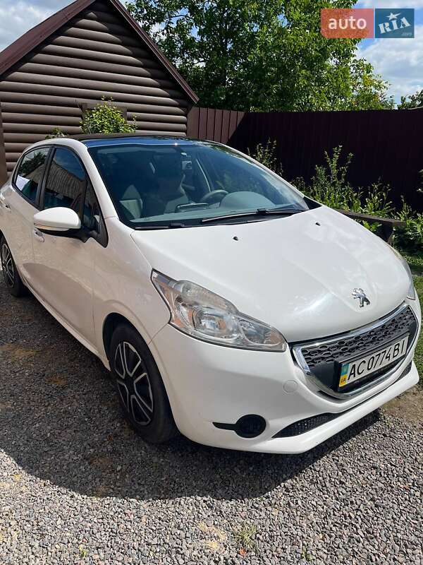 Peugeot 208 2013