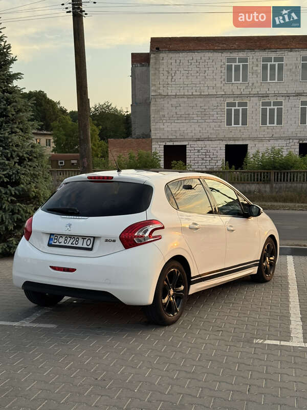 Хэтчбек Peugeot 208 2013 в Виннице