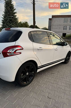 Хэтчбек Peugeot 208 2013 в Виннице