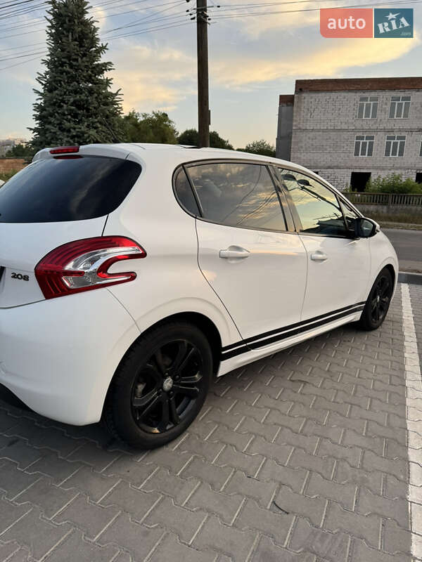 Хэтчбек Peugeot 208 2013 в Виннице