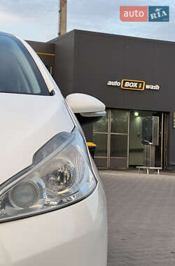 Хэтчбек Peugeot 208 2013 в Виннице