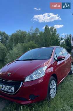 Хэтчбек Peugeot 208 2015 в Киеве