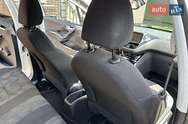 Хэтчбек Peugeot 208 2013 в 