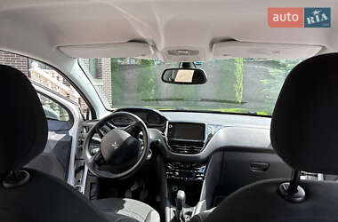 Хэтчбек Peugeot 208 2013 в 