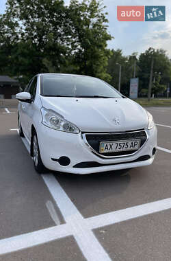 Хэтчбек Peugeot 208 2013 в Харькове