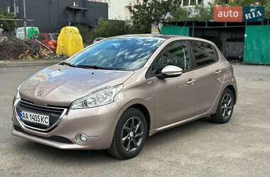 Хэтчбек Peugeot 208 2014 в Киеве