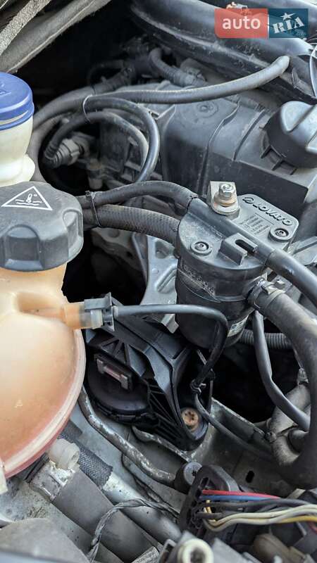 Хэтчбек Peugeot 208 2013 в Киеве фото 8 Хэтчбек Peugeot 208 2013 в Киеве