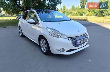 Хэтчбек Peugeot 208 2012 в Киеве