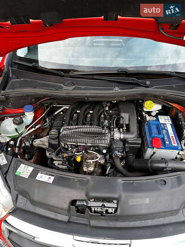 Хетчбек Peugeot 208 2015 в Львові