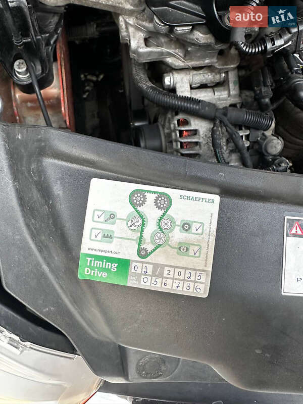 Хетчбек Peugeot 208 2015 в Львові