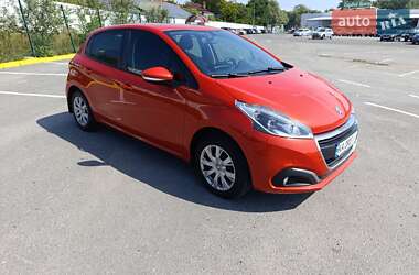 Хетчбек Peugeot 208 2016 в Ужгороді