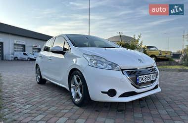 Хетчбек Peugeot 208 2012 в Сарнах