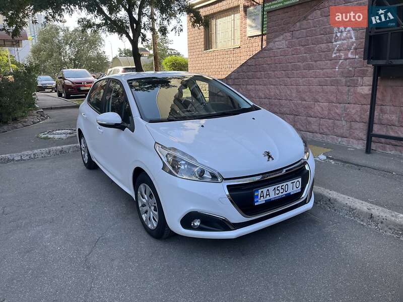 Хэтчбек Peugeot 208 2018 в Киеве