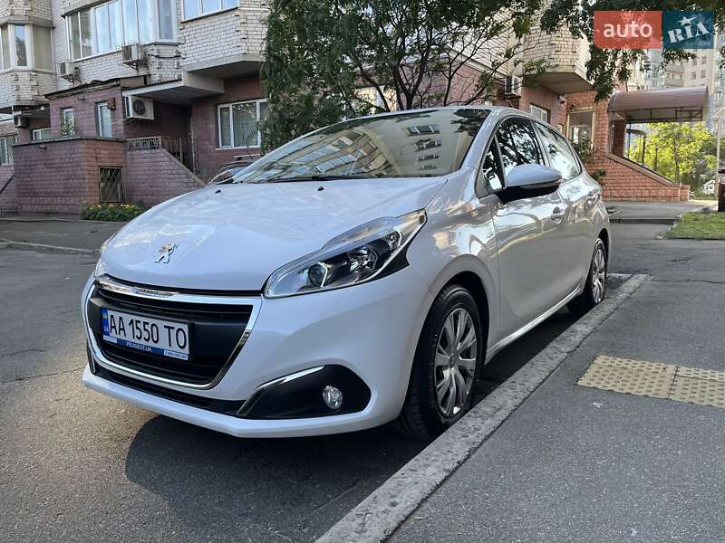 Хэтчбек Peugeot 208 2018 в Киеве