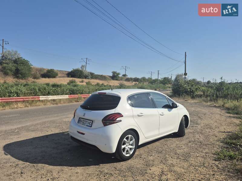 Хэтчбек Peugeot 208 2017 в Одессе