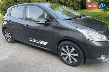 Хетчбек Peugeot 208 2012 в Острозі
