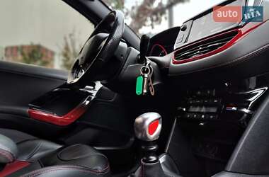 Хетчбек Peugeot 208 2013 в 