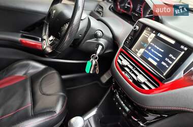 Хетчбек Peugeot 208 2013 в 