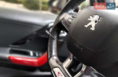 Хетчбек Peugeot 208 2013 в 
