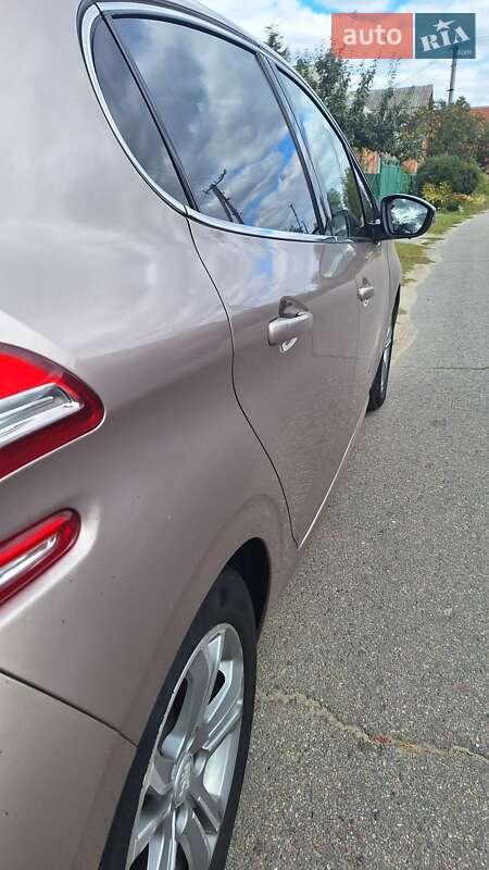 Хэтчбек Peugeot 208 2013 в Полтаве