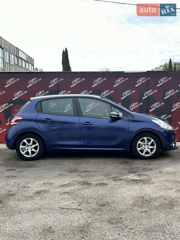 Хэтчбек Peugeot 208 2013 в Сумах
