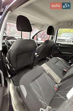 Хэтчбек Peugeot 208 2013 в 