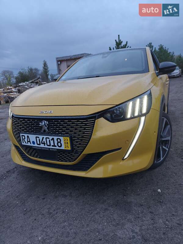 Хэтчбек Peugeot 208 2021 в Киеве