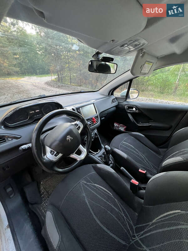 Хэтчбек Peugeot 208 2013 в Харькове