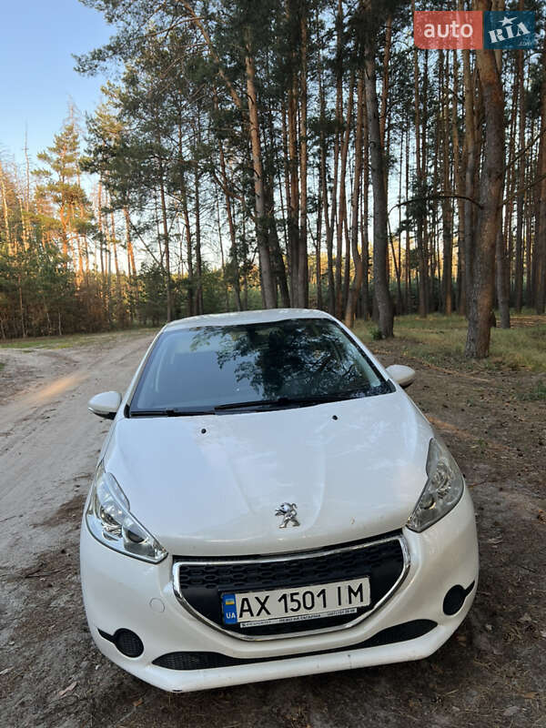 Хэтчбек Peugeot 208 2013 в Харькове