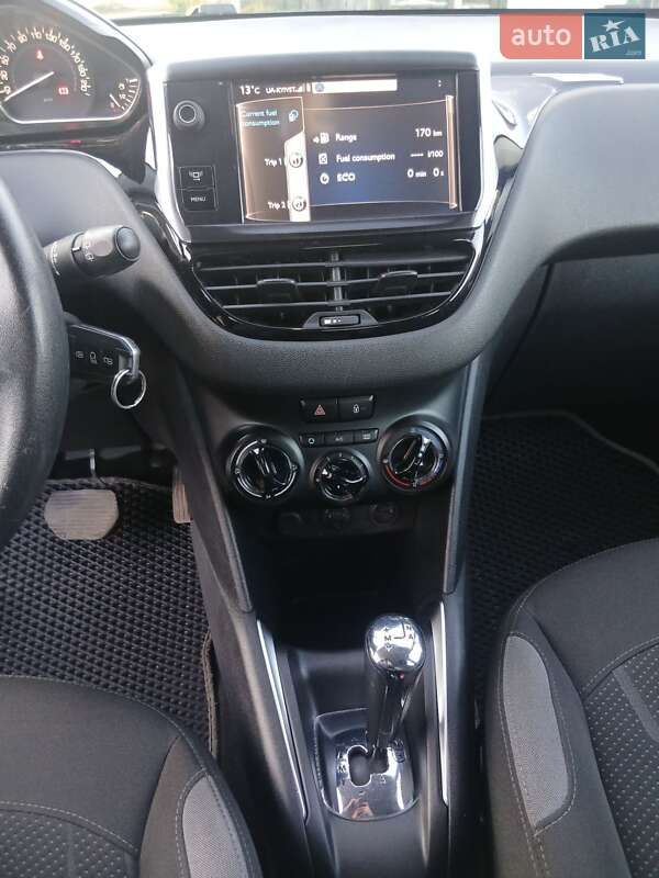 Хэтчбек Peugeot 208 2013 в Калуше