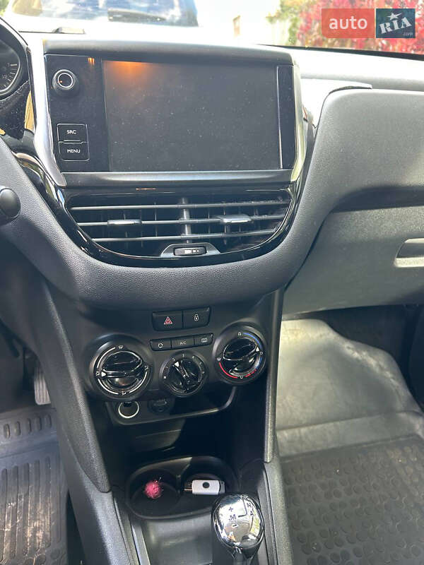 Хэтчбек Peugeot 208 2016 в Киеве фото 11 Хэтчбек Peugeot 208 2016 в Киеве