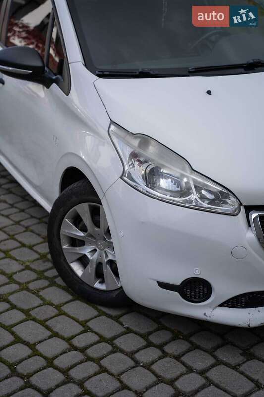 Хэтчбек Peugeot 208 2013 в Бориславе