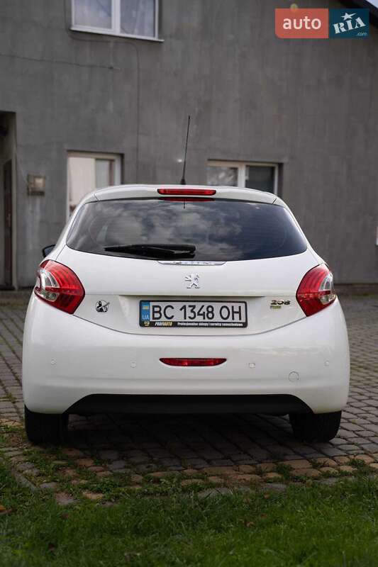 Хэтчбек Peugeot 208 2013 в Бориславе