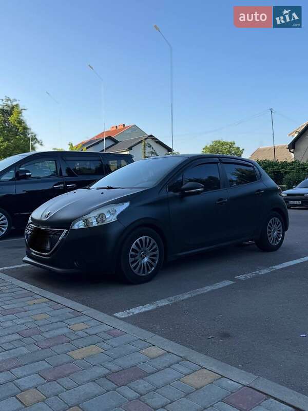 Хэтчбек Peugeot 208 2013 в Одессе фото Хэтчбек Peugeot 208 2013 в Одессе
