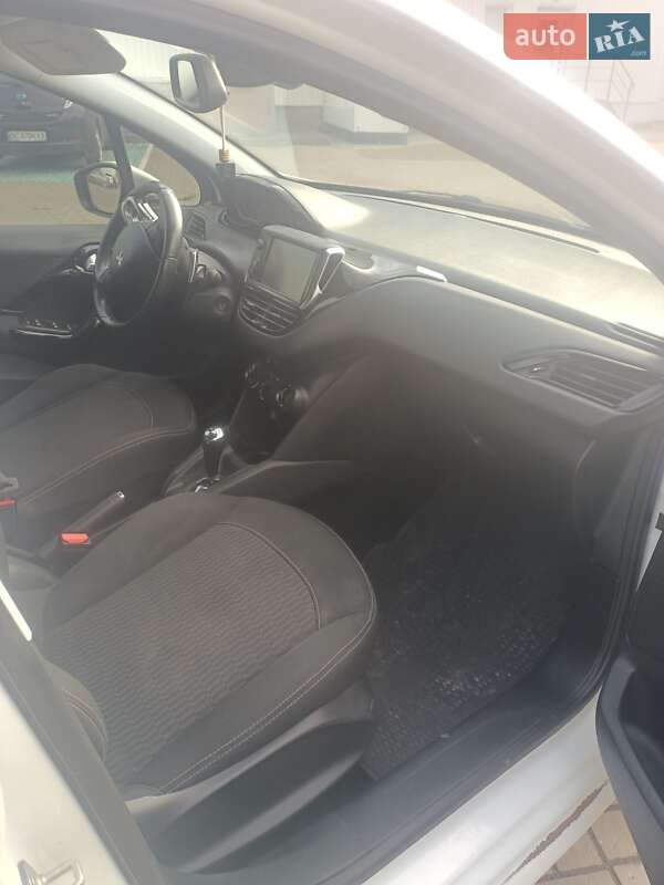 Хэтчбек Peugeot 208 2017 в Львове