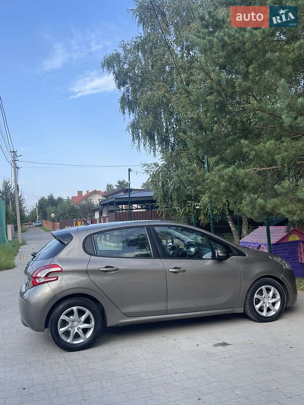 Хэтчбек Peugeot 208 2012 в Львове фото 3 Хэтчбек Peugeot 208 2012 в Львове