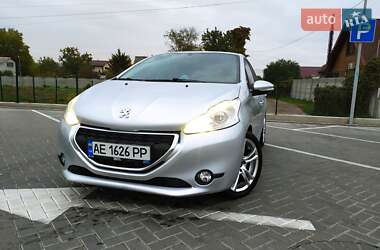 Хэтчбек Peugeot 208 2013 в Днепре