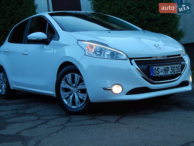 Peugeot 208 2012