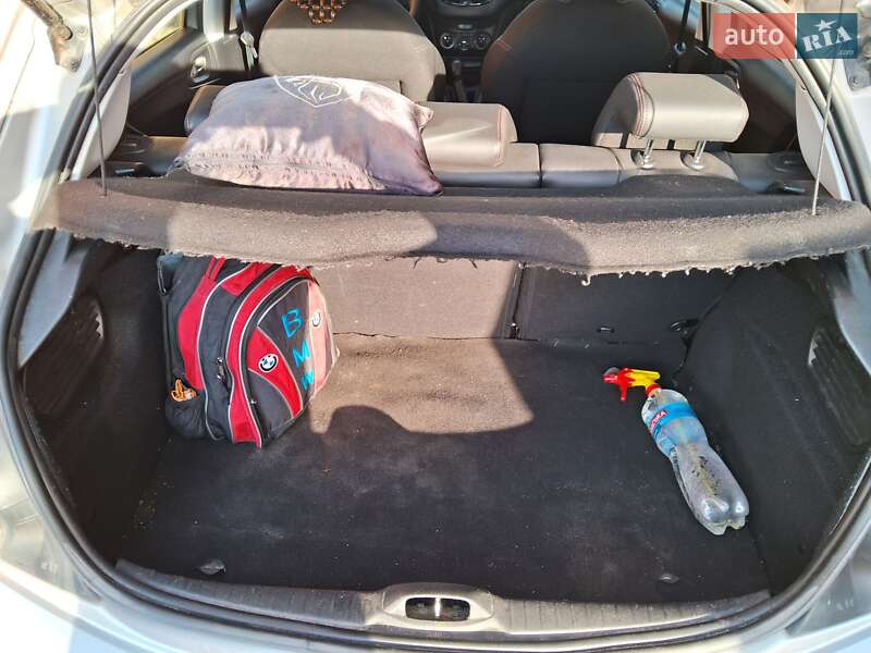 Хэтчбек Peugeot 208 2015 в Фастове