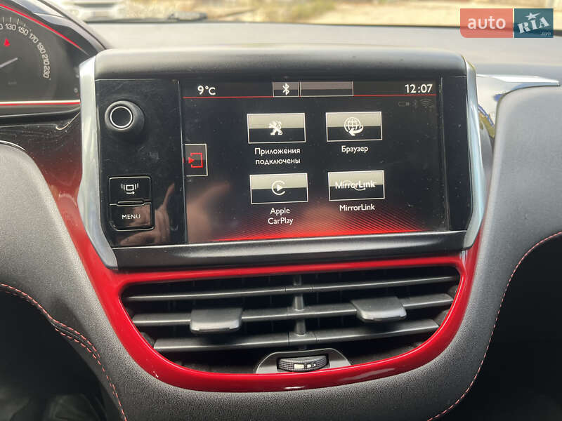 Хэтчбек Peugeot 208 2013 в Киеве