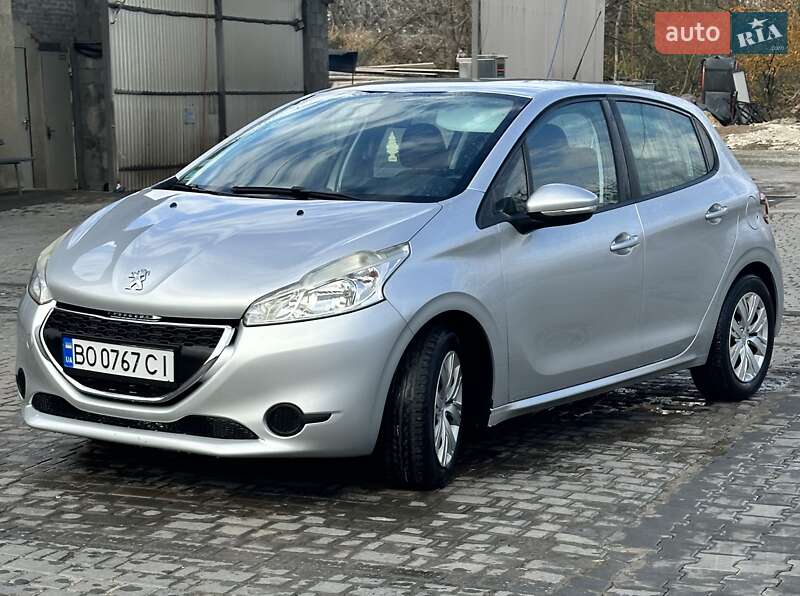 Peugeot 208 2012