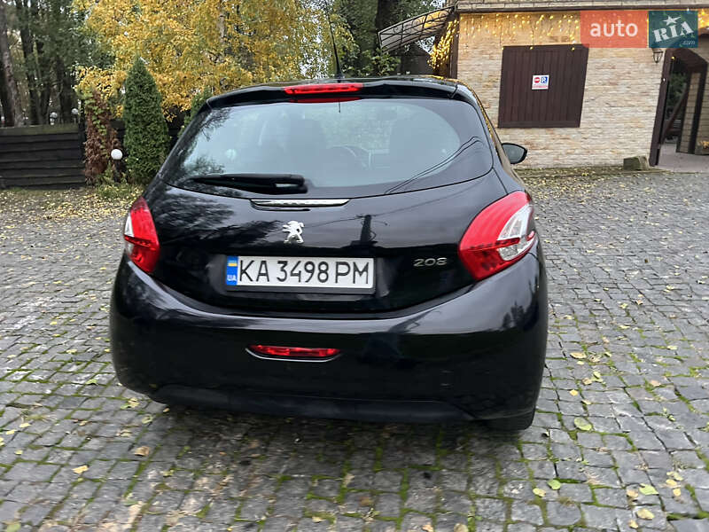 Хэтчбек Peugeot 208 2012 в Киеве