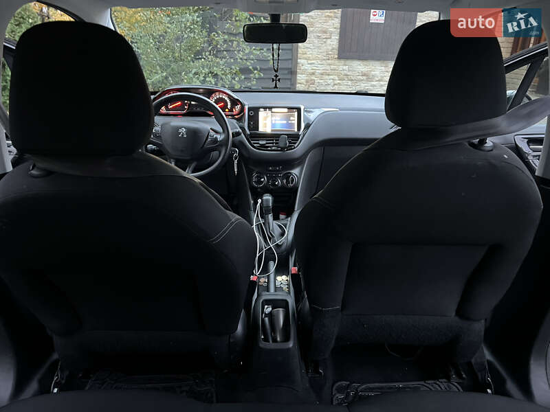 Хэтчбек Peugeot 208 2012 в Киеве