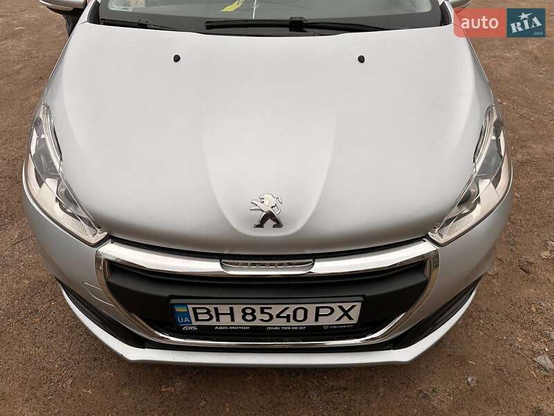 Хетчбек Peugeot 208 2017 в Южноукраїнську